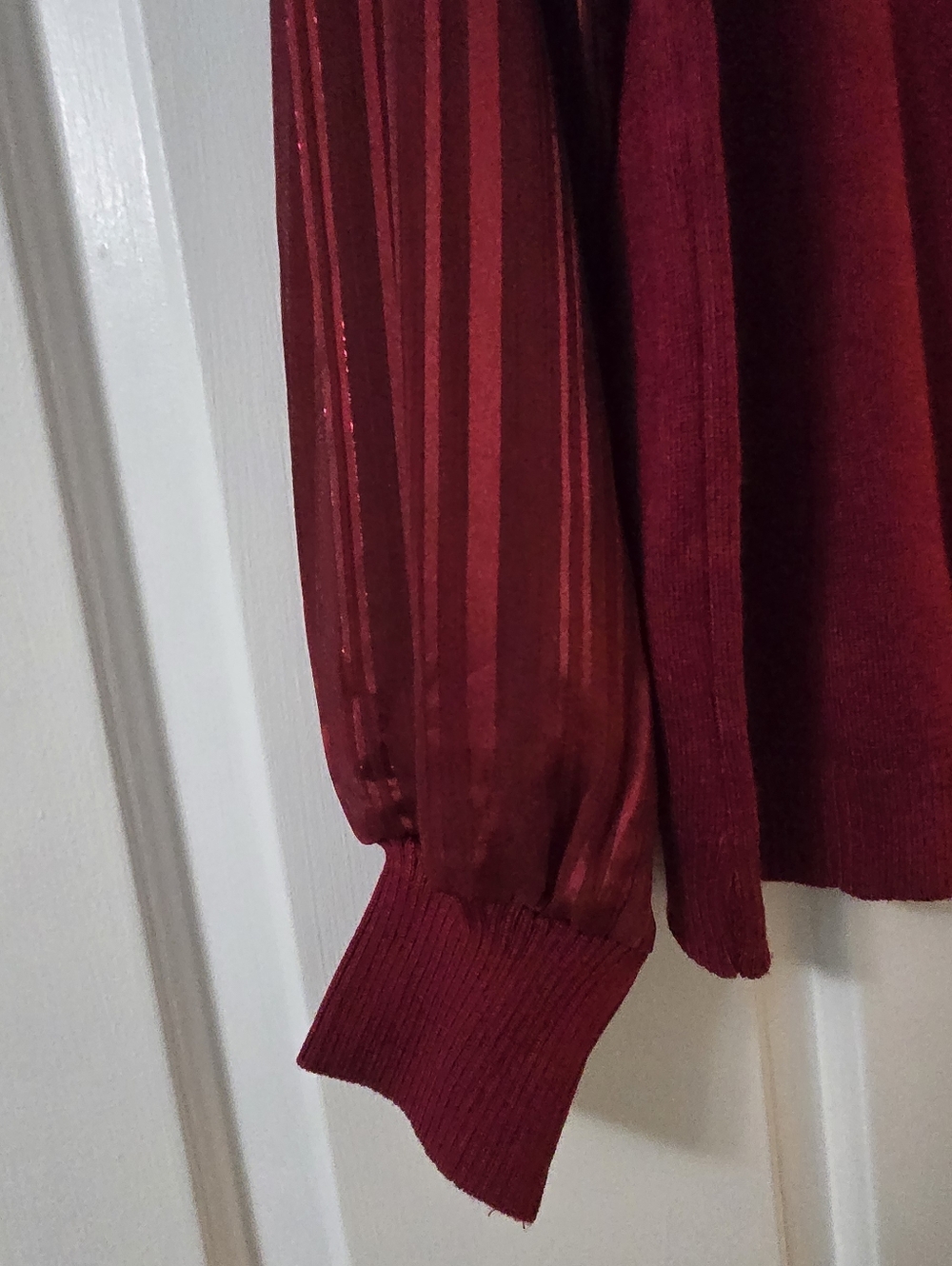 89th + Madison Red Sweater Top Sheer Sleeve Size L - Picture 3 of 5